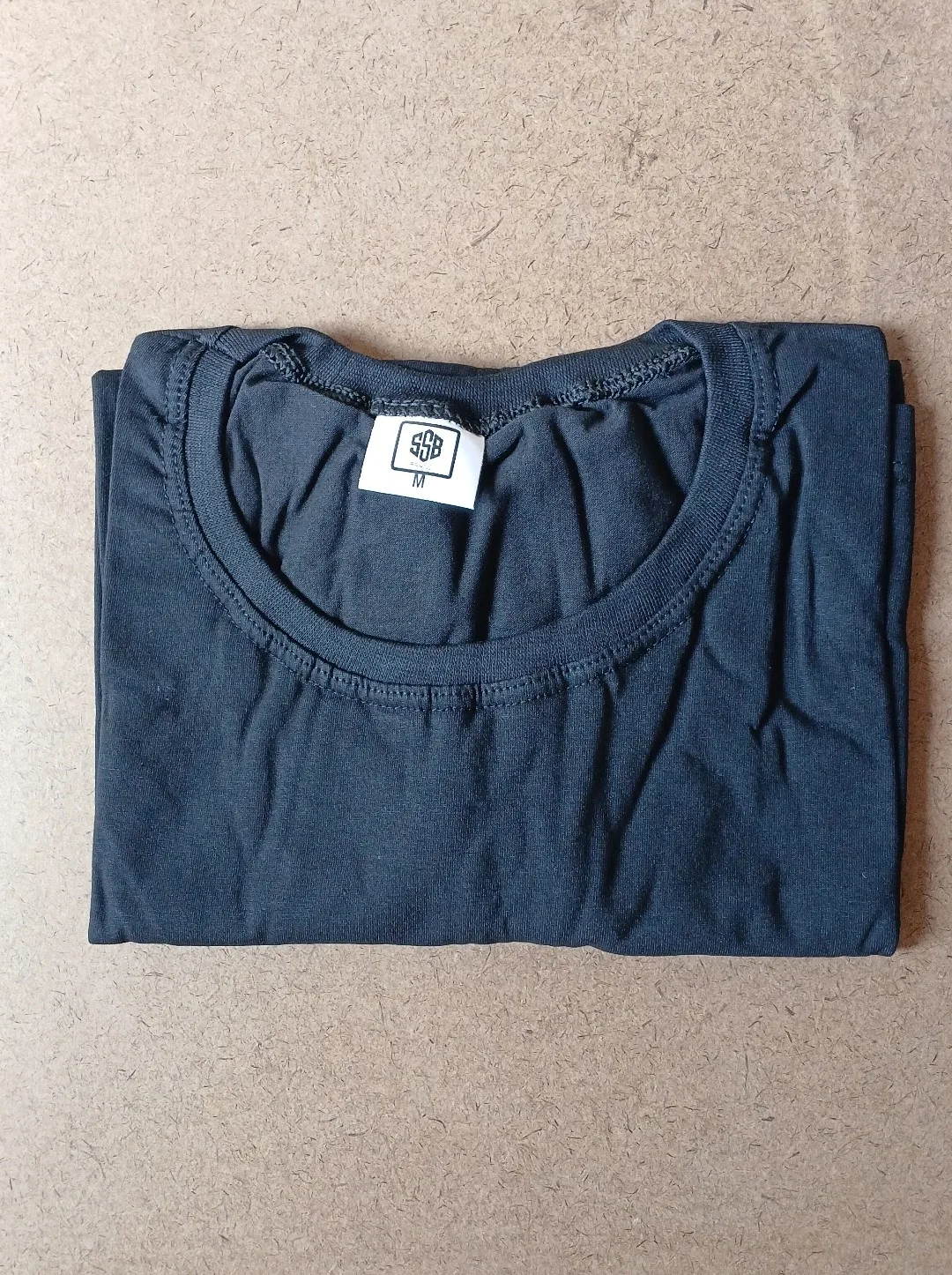 Camisa básica PRETA